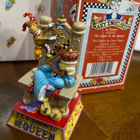 It's Good To Be Queen! - Picture 4 of 4